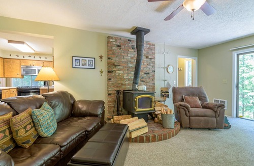 Government Camp Cabin | Summer special, stay before 7/20/26 get third night half off.