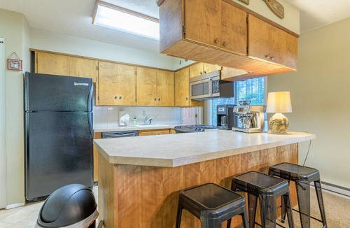 Government Camp Cabin | Summer special, stay before 7/20/26 get third night half off.