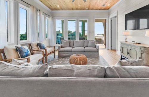 San Juan House | Summer Wind l Ocean Views, Steps to Beach, Private Pool and Jacuzzi, Golf Cart, Bikes, Ample Parking