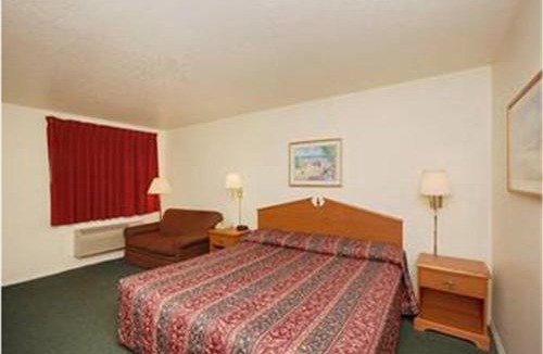 Hempstead Hotel | Summit Inn Hempstead