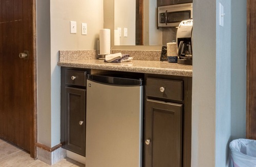 Purgatory Cabin | Summit Studio | AC, Pool, Hot Tub, Golf & Ski