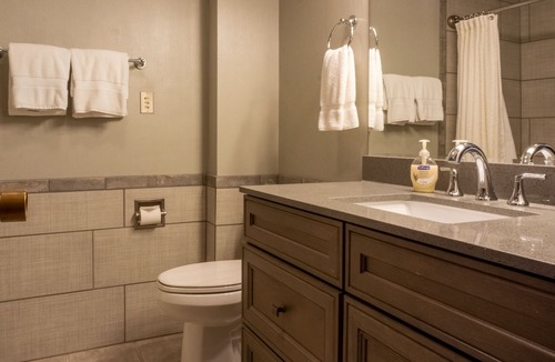 Purgatory Cabin | Summit Studio | AC, Pool, Hot Tub, Golf & Ski