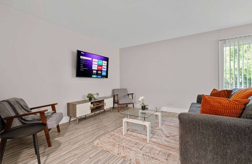 Rochester Apartment | Sunlit Modern Unit Cozy Clean & Peaceful