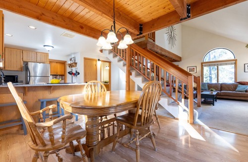 Sunriver Cabin | Sunriver Resort - SHARC Passes, Fireplace, Hot Tub