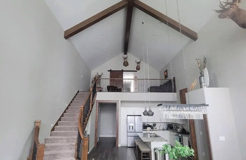Winneconne House | Sunset Retreat EAA home