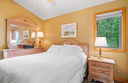 Baileys Harbor House | Sunset Shores - Lakeside Cabin #1 by Simple Life Rentals