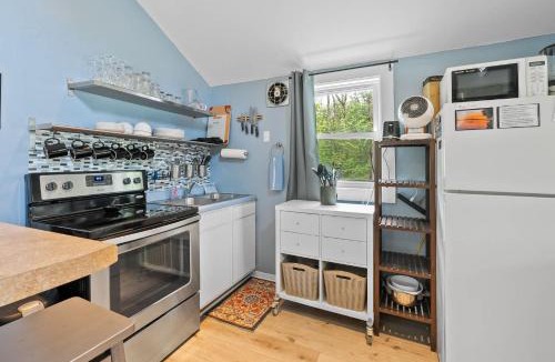 Baileys Harbor House | Sunset Shores - Sunflower Cabin #4 by Simple Life Rentals