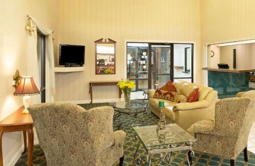 Covington Hotel | Super 8 by Wyndham Covington