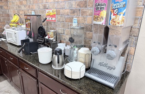 Hernando Hotel | Super 8 by Wyndham Hernando