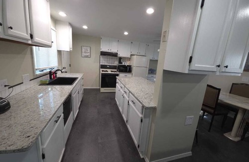North Greece House | Superb 4-bedroom house in Rochester perfect for family getaways