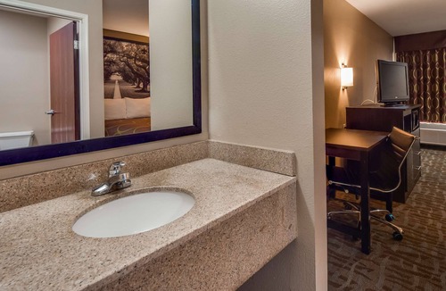 Alexandria Hotel | SureStay Hotel by Best Western Alexandria
