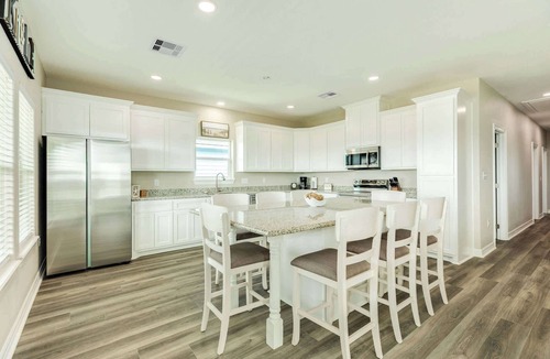 Surfside Beach House | Surfside Beach Getaway: Family-Friendly Home