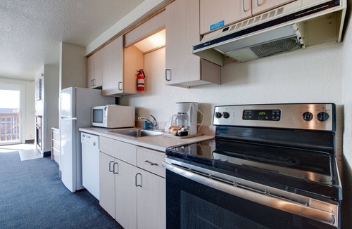 Rockaway Beach Hotel | Surfside Resort