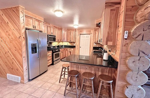 Fifield Cabin | Sweeney Lake Lodge - Private!