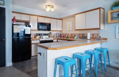 Seaside Condo | Sweeping oceanfront views from this one bedroom condo right on the prom!