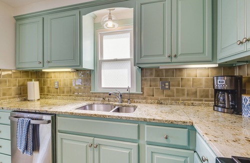 Malletts Bay Cottage | Swim, Boat & Explore! Lake Champlain Retreat!