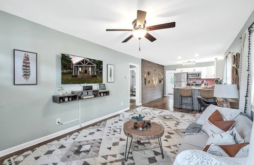 Sylvania House | Sylvania Southwestern styled Oasis- Huge Yard