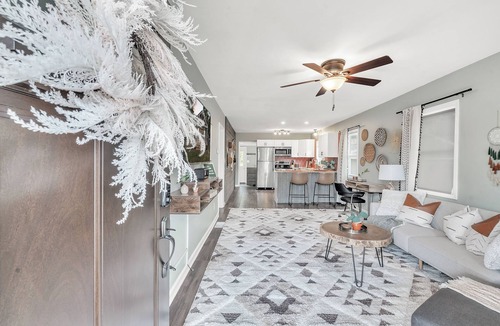 Sylvania House | Sylvania Southwestern styled Oasis- Huge Yard