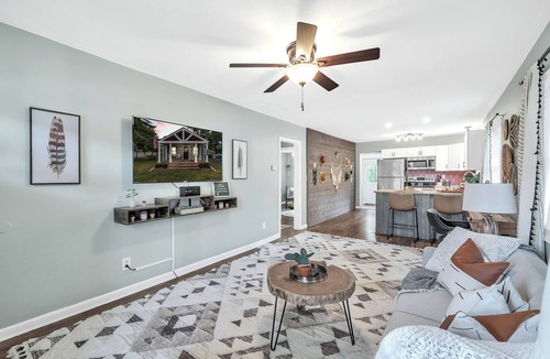 Sylvania House | Sylvania Southwestern styled Oasis- Huge Yard