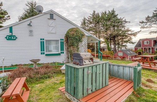 Depoe Bay Apartment | T05 - Dinghy @ Trollers Lodge