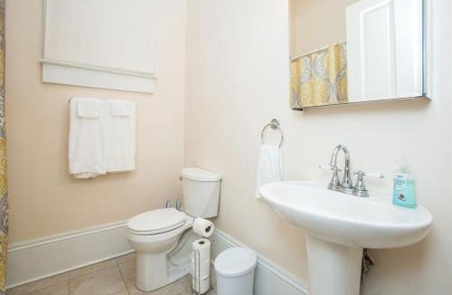 East Riverside House | Tchoup House One