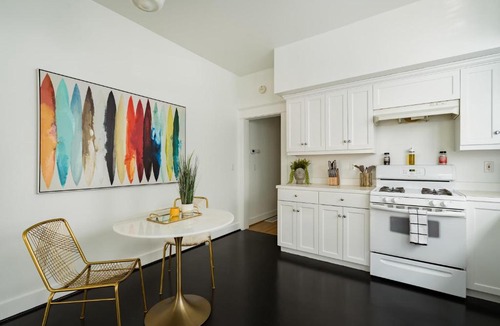 Mississippi District Apartment | The Art Deco Lounge - 95 WalkScore - Live Music