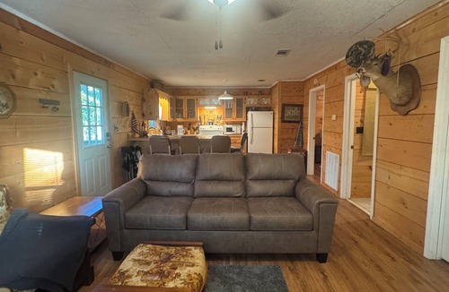 Dickinson Cabin | The Bama Bend