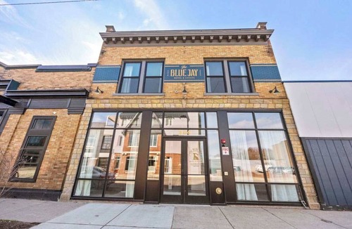 Grand Rapids Apartment | The BlueJay Vintage Suite - With Window