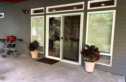 Newberg House | The Cellar @Lively Farm a Family Friendly Hobby Farm Stay