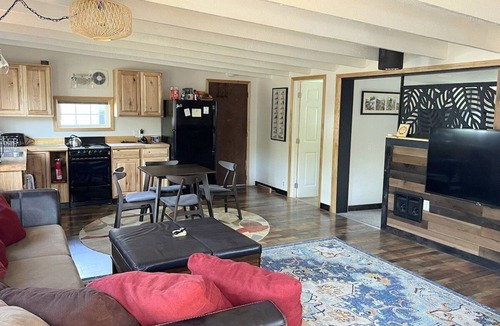 Tierra Del Mar House | The Chillton Cozy cabin steps to beach
