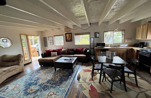 Tierra Del Mar House | The Chillton Cozy cabin steps to beach