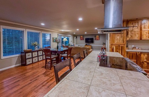 Coos Bay House | The Cottage at Seagate | Cozy Coos Bay Retreat
