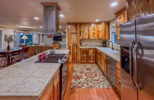 Coos Bay House | The Cottage at Seagate | Cozy Coos Bay Retreat