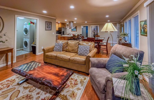 Coos Bay House | The Cottage at Seagate | Cozy Coos Bay Retreat