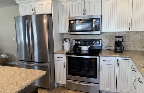Lake City House | The Cottage on Lakeview…Lake Missaukee views…Steps from the beach!