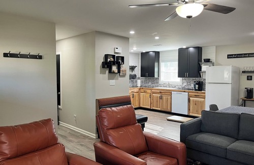 Murfreesboro House | The Diamond Flat is your ideal home base - centrally located and spacious!
