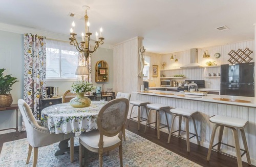 Biloxi Cottage | The Disco Mermaid Cottage, a short walk into downtown Ocean Springs.