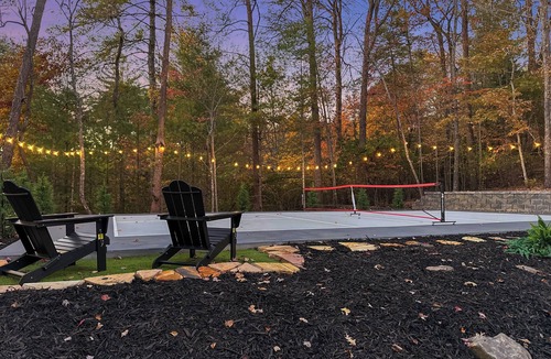 Foxfire Estates Cabin | The Elk's Club - Views, Firepit, Hot Tub, Pickle Ball & Game Rm