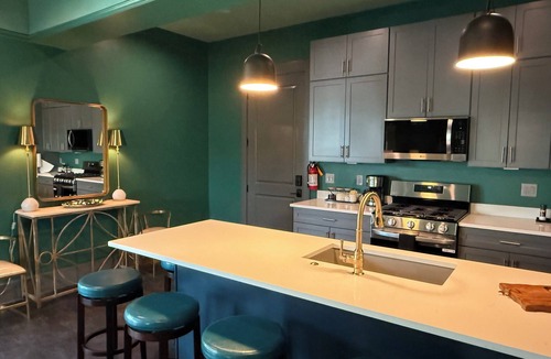 Biloxi House | The Executive @ The Pullman House Downtown w/Heated Pool