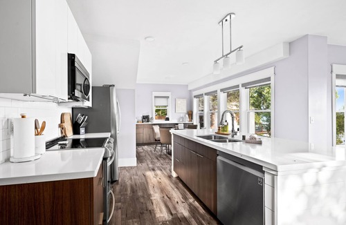 Lakeside - Lester Park Apartment | The Gales on Lake Superior I Stunning Lakeshore & Views I by Relax Open Air