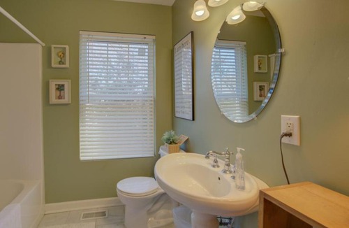 Lynn House | The Haven - Charming Tryon house - A haven from everyday life
