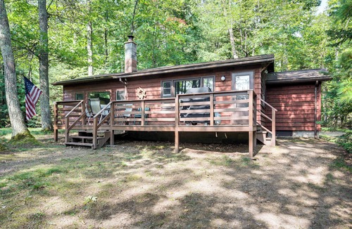 Eagle River Cabin | 'The Hideaway' Eagle Chain Access & Riverside View