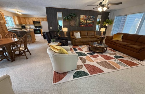 Solon Springs House | The Hive, a spacious secluded, pet-friendly retreat!