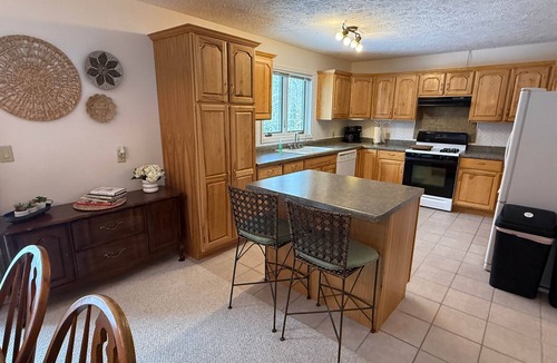 Solon Springs House | The Hive, a spacious secluded, pet-friendly retreat!