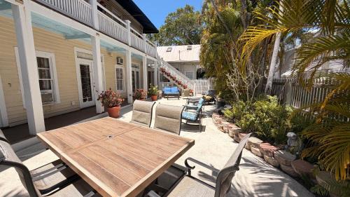 Key West Historic District Hotel | The Independent Inn
