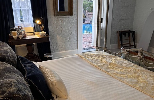 Vicksburg House | The Inn at Cedar Grove