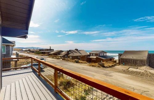 Kiwanda Shores House | The Kiwanda Surf House