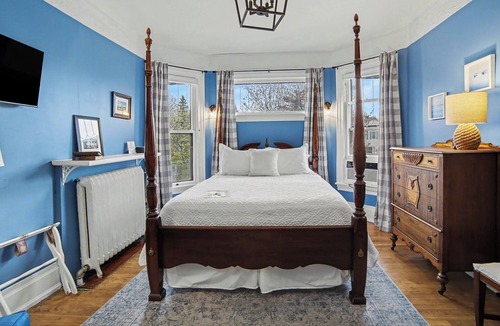 Ludington Bed & Breakfast | The Lamplighter Bed & Breakfast of Ludington