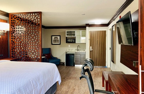 Lincoln Park Hotel | The Leo Collection Detroit, an Ascend Collection Hotel