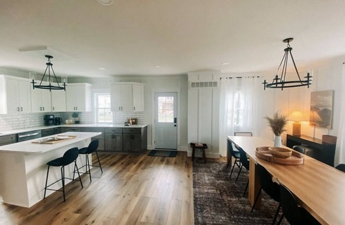 Tiffin House | The Melmore Cabin, cozy and spacious gathering space